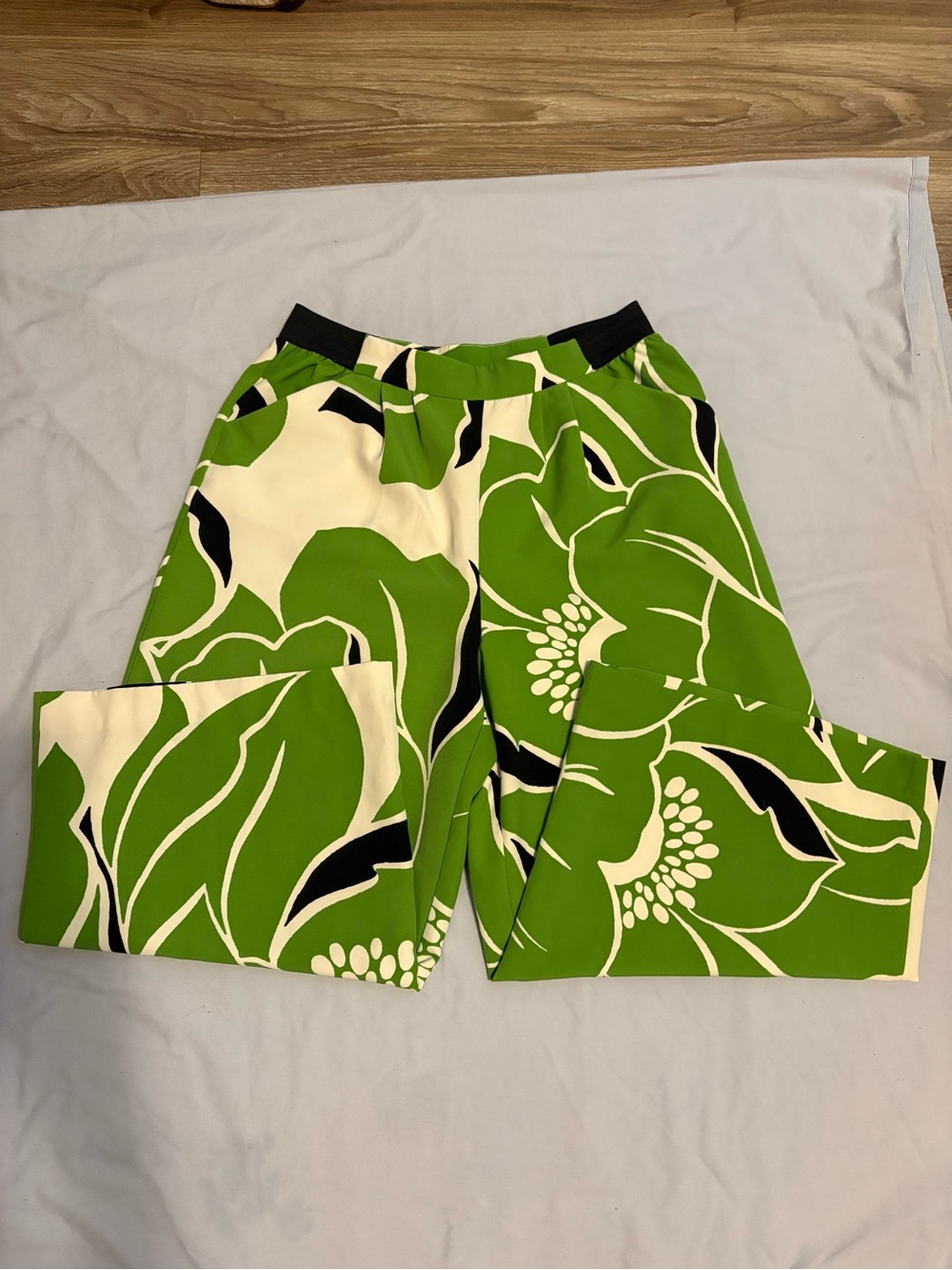 Worthington White&Green Floral Wide Leg Cropped Pants Size Medium